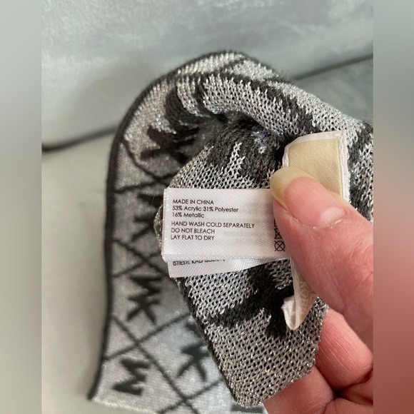 NWOT Michael Kors, reversible scarf to shade, gray & sparkling silver 65”L 10”W - Picture 4 of 6